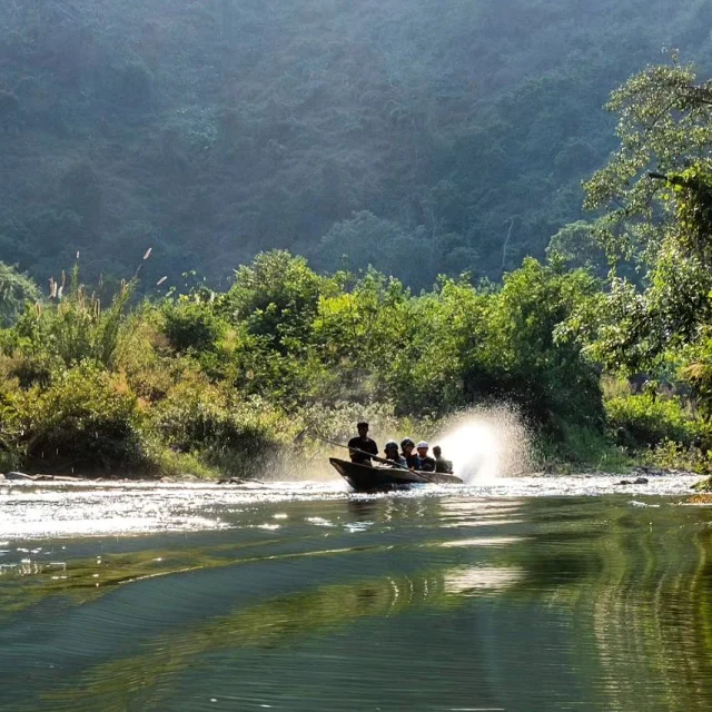 Travel by boat inside Nam Et-Phou Loeuy National Park on Nam Nern River. 

🌳🌳🌳🌳🌳🌳🌳🌳🌳🌳🌳
 
#EcotourismLaos #NamEtPhouLouey #namnernnightsafari #namet #laossimplybeautiful #laothiaolao #laopdr #laostourism #houaphan #houamouang #travel #laonationalparks #nationalparkslaos